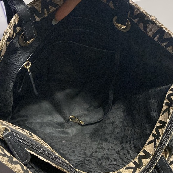 Michael Kors Handbag - Picture 9 of 9